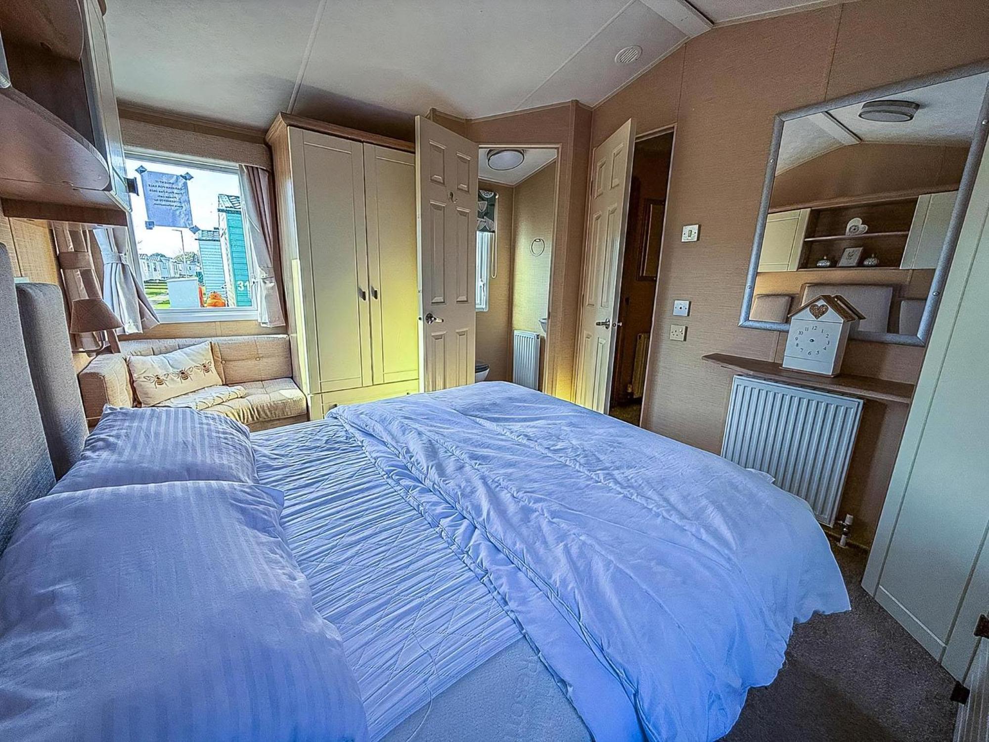 Lovely 6 Berth Caravan At Southview Ref 33032cl * Skegness