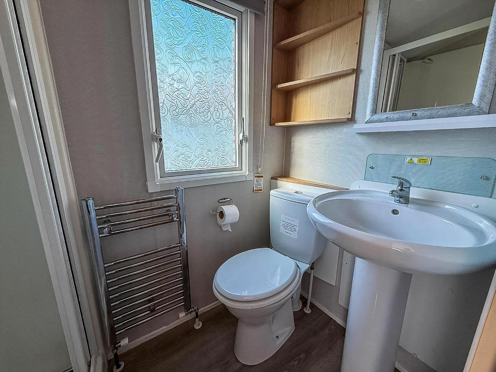 Lovely 6 Berth Caravan At Southview Ref 33032cl *