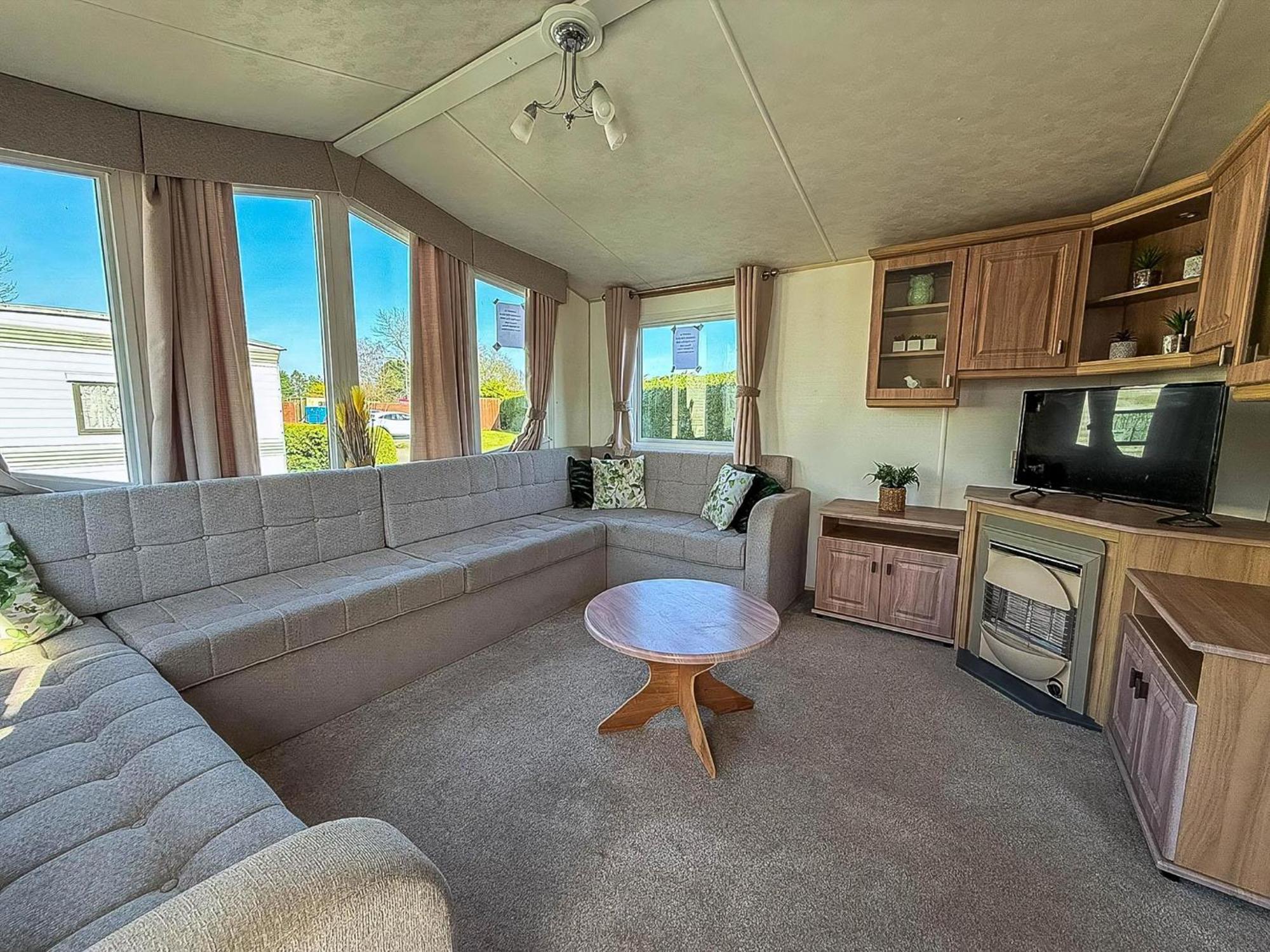 Lovely 6 Berth Caravan At Southview Ref 33032cl * Skegness