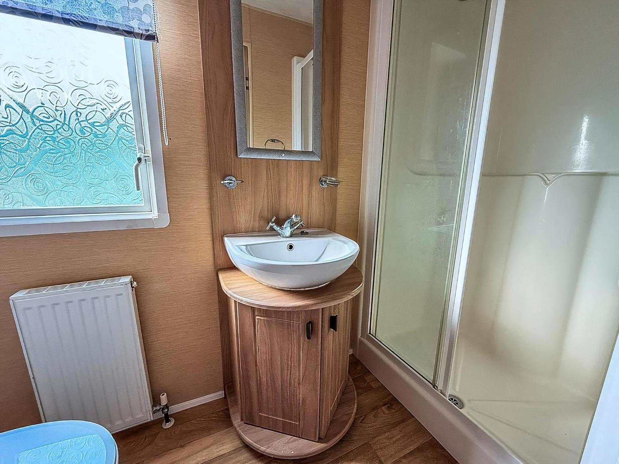 Lovely 6 Berth Caravan At Southview Ref 33032cl * Skegness